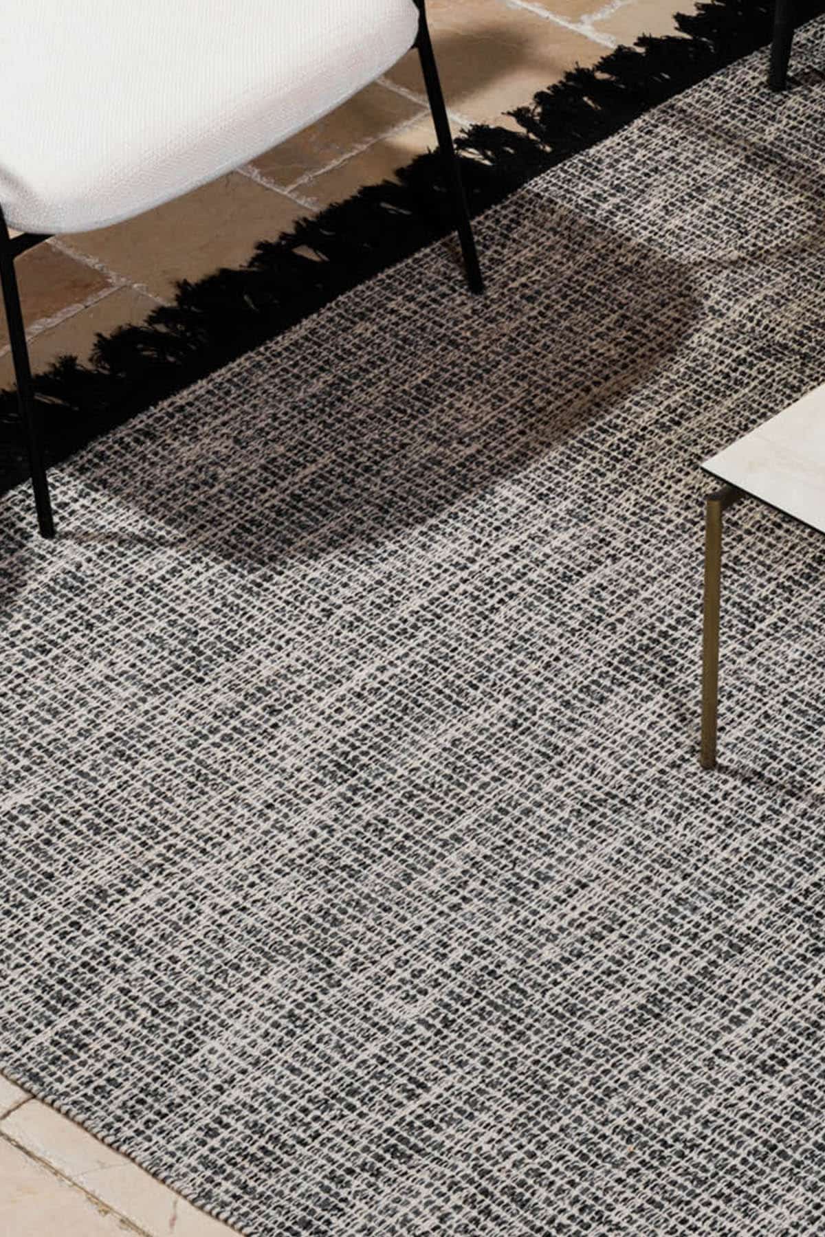 שטיח אפור ברצלונה 30959-01 | שטיח נורדי לחדר שינה