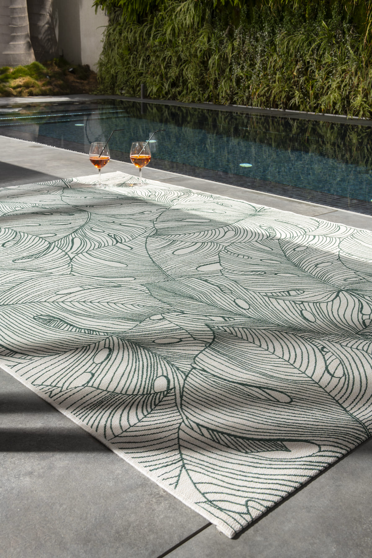 שטיח קריסטל אאוטדור VIRO שמנת ירוק